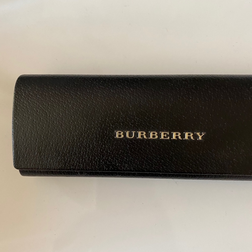 Burberry glasses and case - Picture 2 of 6